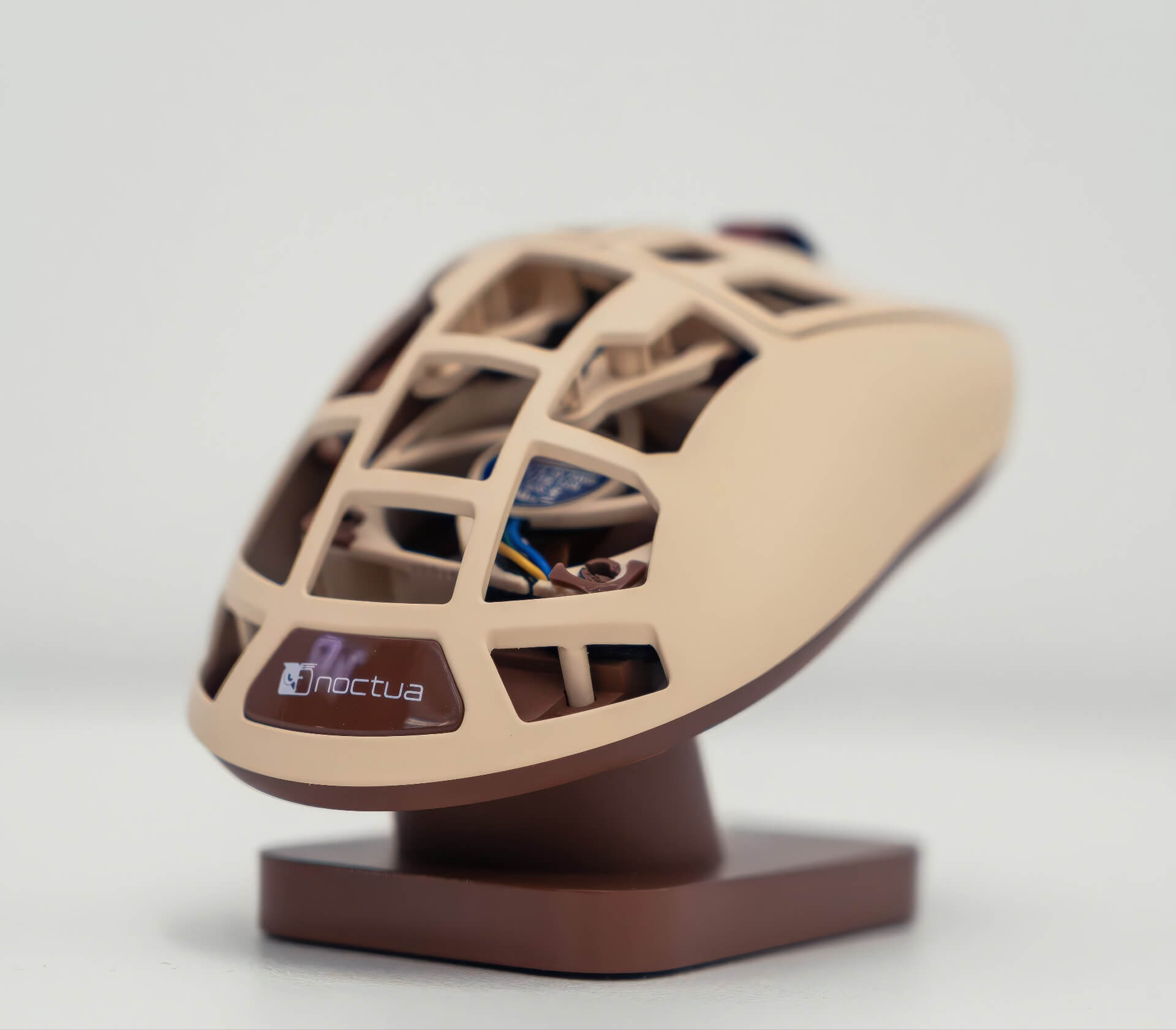 Noctua Hợp Tác Pulsar Ra Mắt Chuột Gaming Tích Hợp Quạt Làm Mát Cho Game Thủ – Giải Pháp Tối ưu Chống Mồ Hôi Ta 02