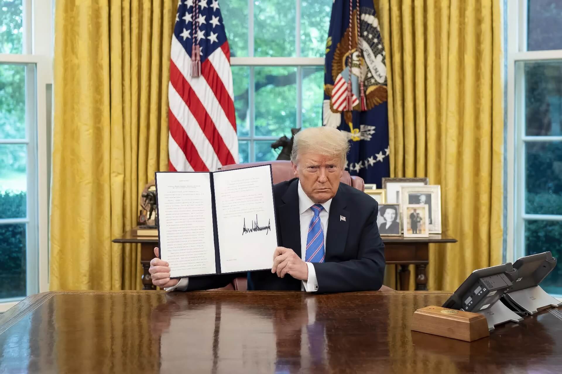 Trump Tung Kế Hoạch Ai đầy Tham Vọng, Gỡ Bỏ Rào Cản, Phớt Lờ Bản Quyền Nội Dung đào Tạo Featured